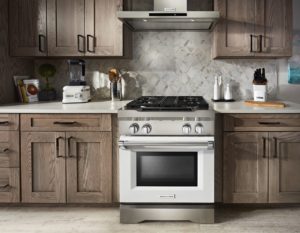What’s the Difference Between a Range, Oven, Cooktop and Stove?